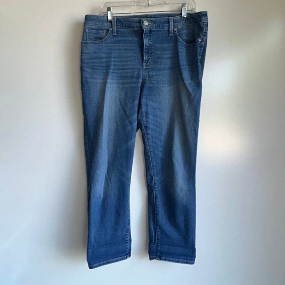 CHICO'S So Slimming Girlfriend Slim Leg Crop Jeans Size 2.5 = US Size 14 - Picture 1 of 12